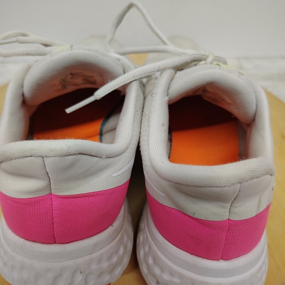 Nike Revolution 5 Running Shoes Athletic Comfort BQ3207-007 White Women Size 7.5 - Picture 11 of 17